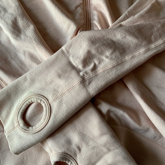 Baby pink zip up sweater with thumb holes - Picture 2 of 2